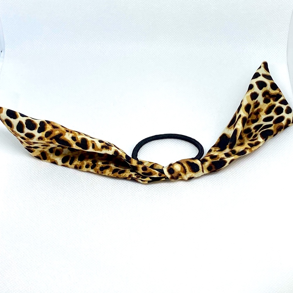 Animal print knot hair tie